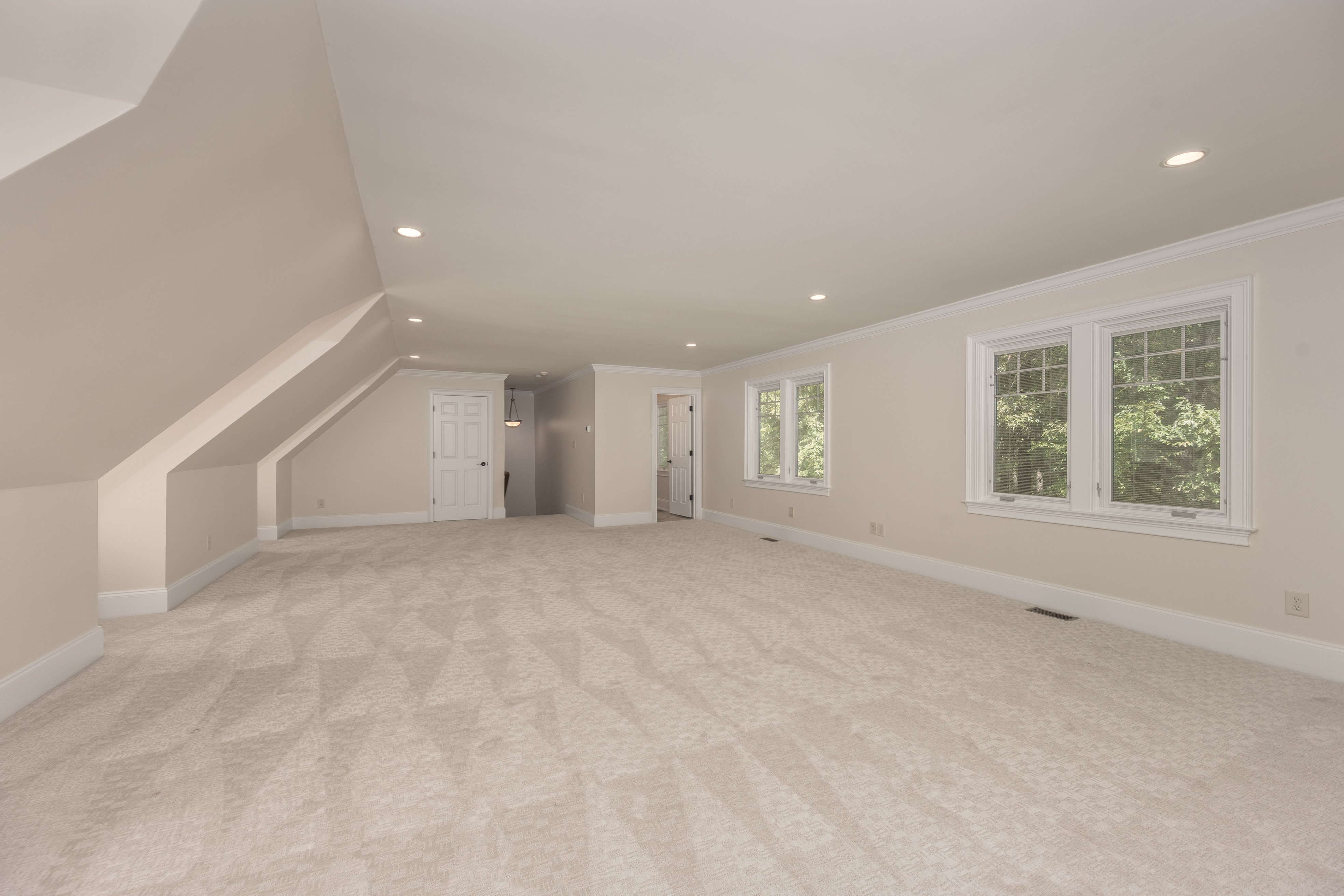 1001 Walton Way image 37